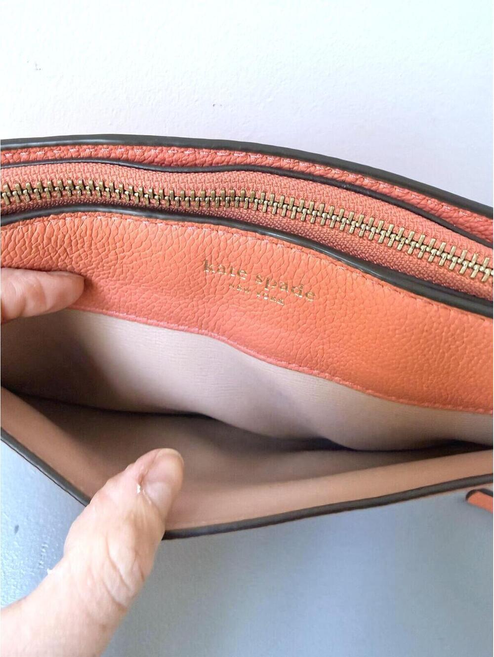 💥SOLD OUT💥Kate Spade Salmon Coral Pebbled Leather Crossbody Bag - Picture 8 of 9